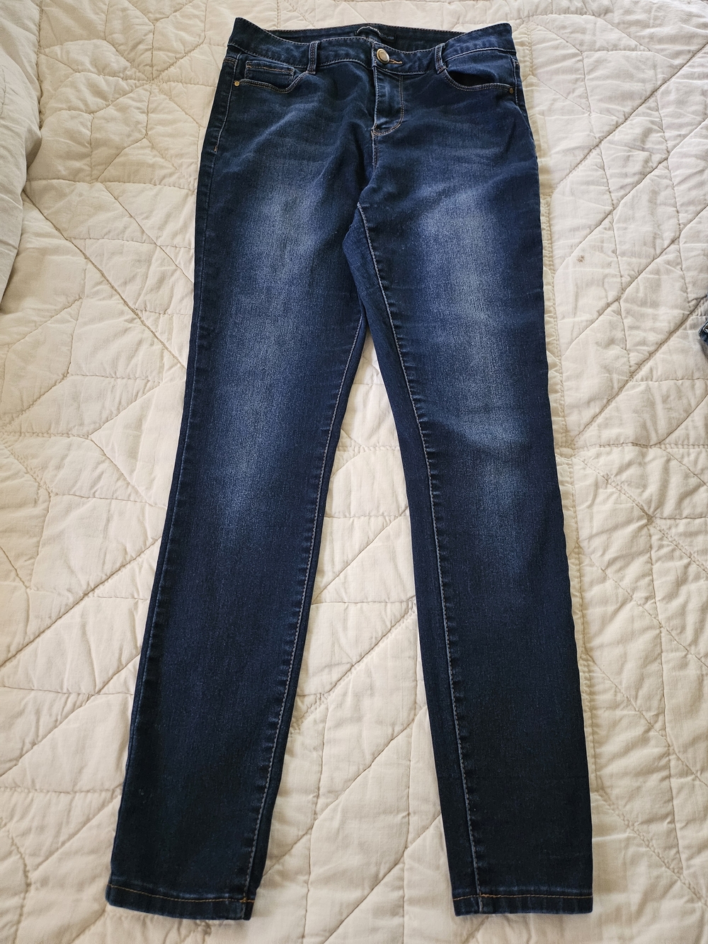 Miss Poured in Blue- Mid-Rise Skinny Jeans- Size 9